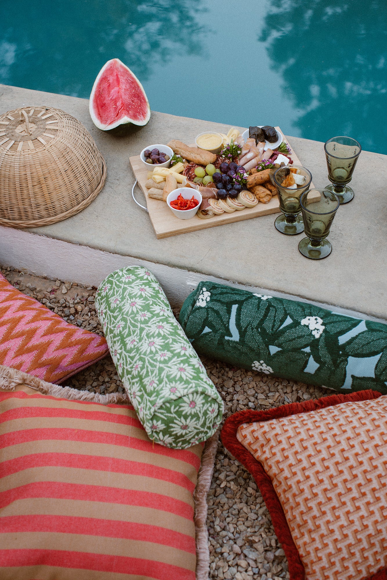 Bolster Mako Grass - Image 9
