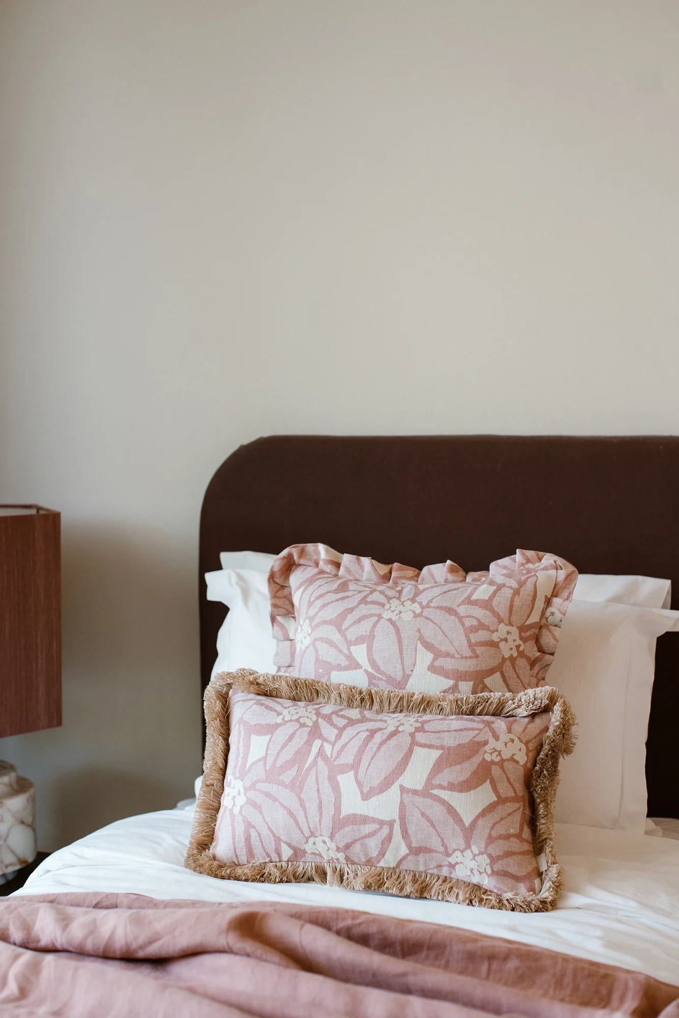 Cushion Michelle Vintage Rose (50x30cm) - Image 2