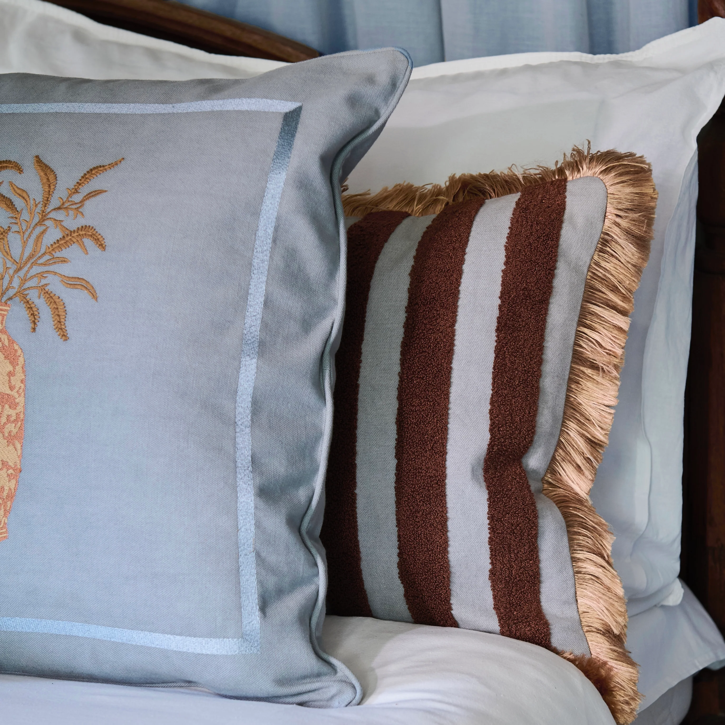 Cushion Rumi Smokey Blue & Caramel - Image 6