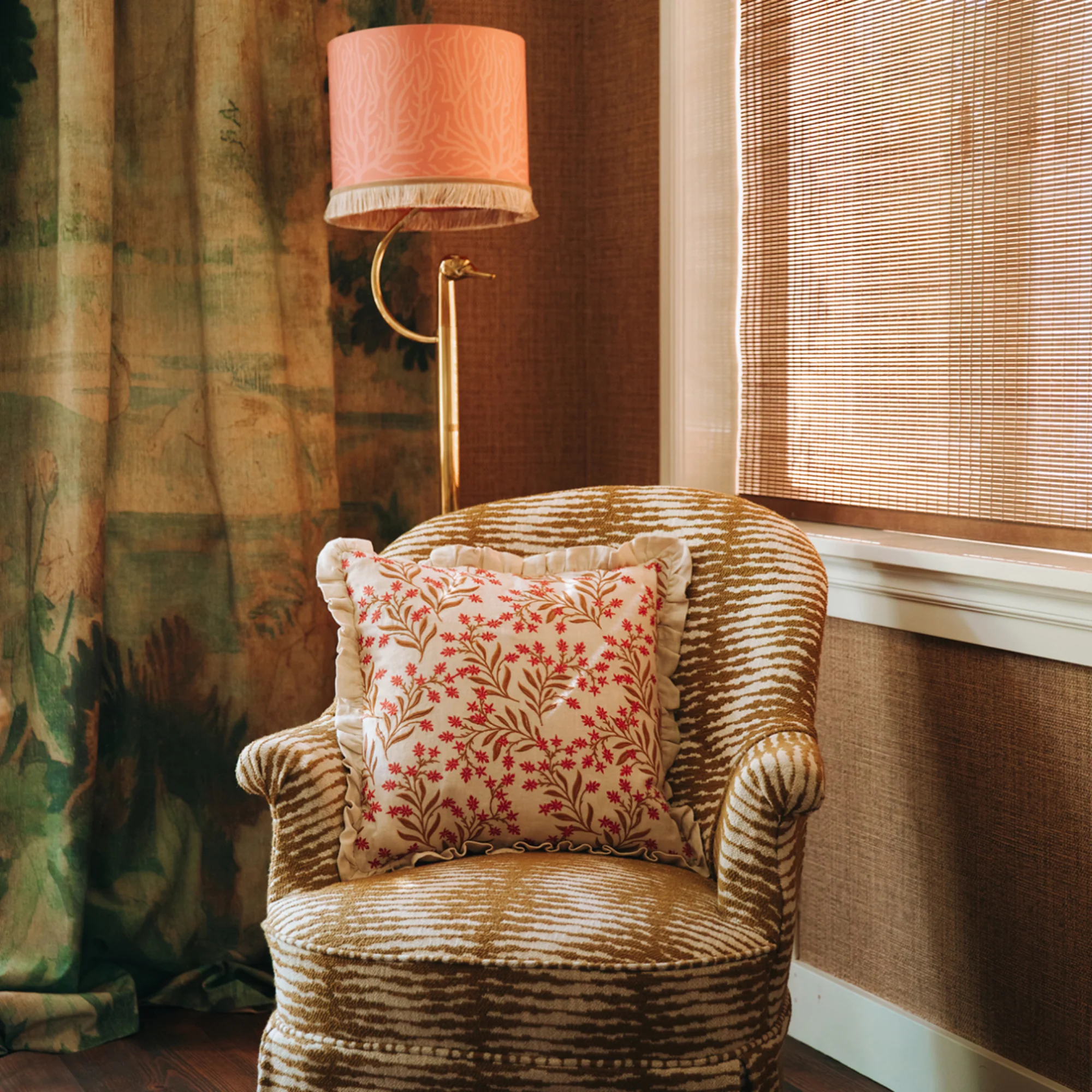 Cushion Audrey Coral & Ecru - Image 4