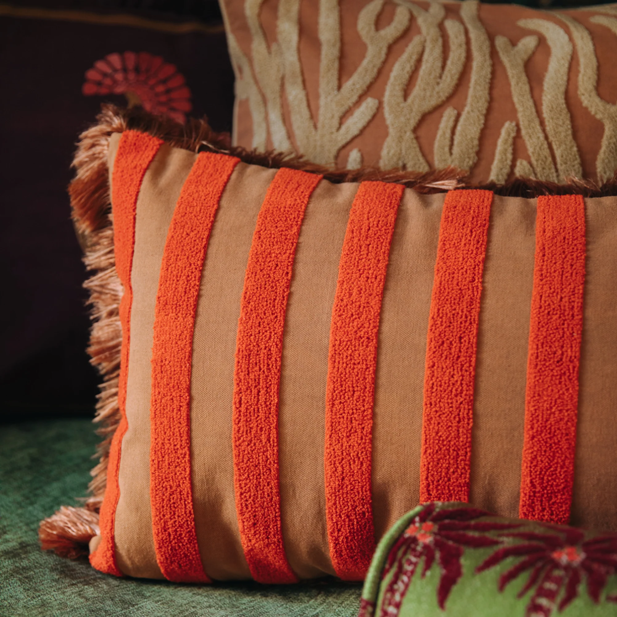 Cushion Jackie Coral & Caramel - Image 9