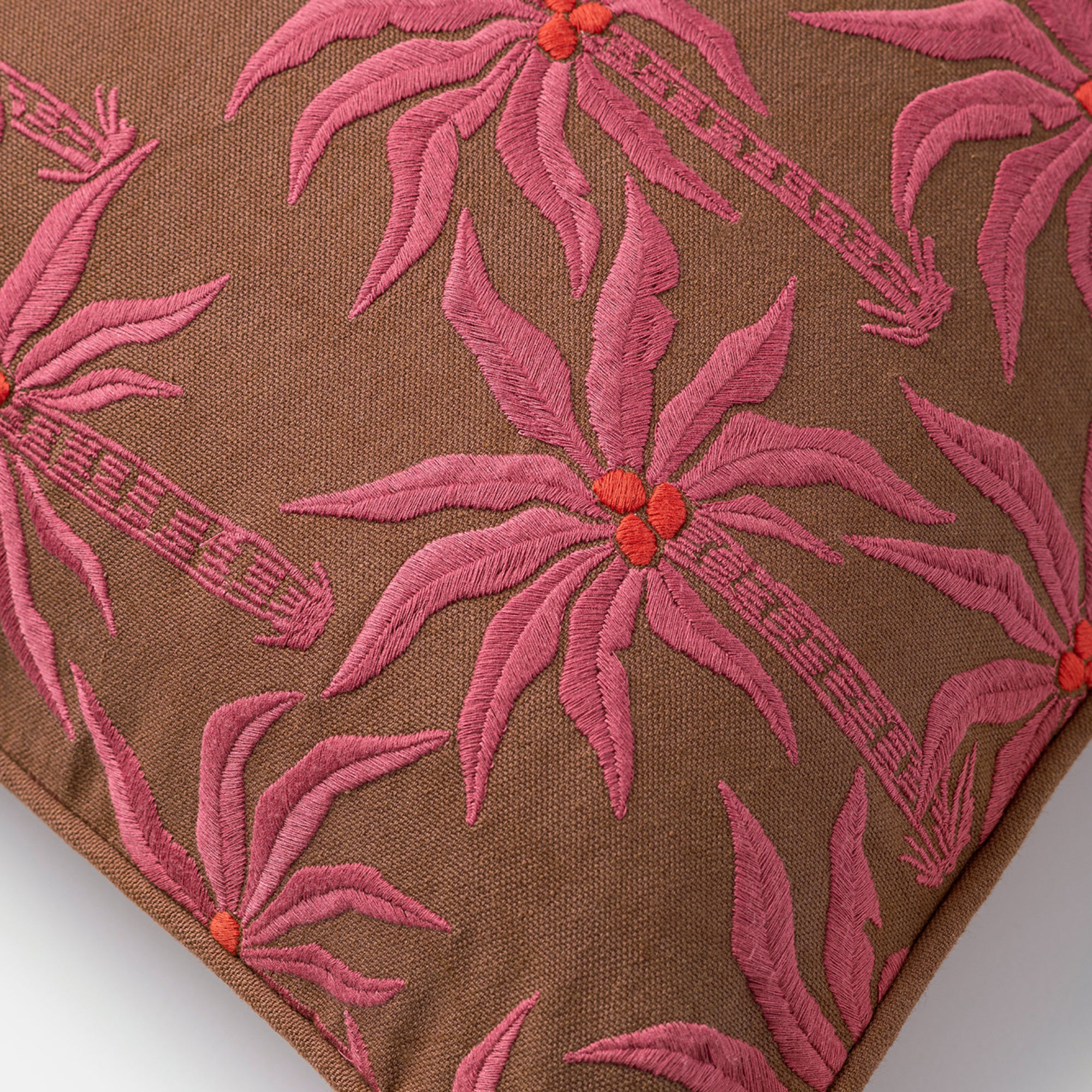 Cushion Laura Cinnamon & Orchid - Image 4