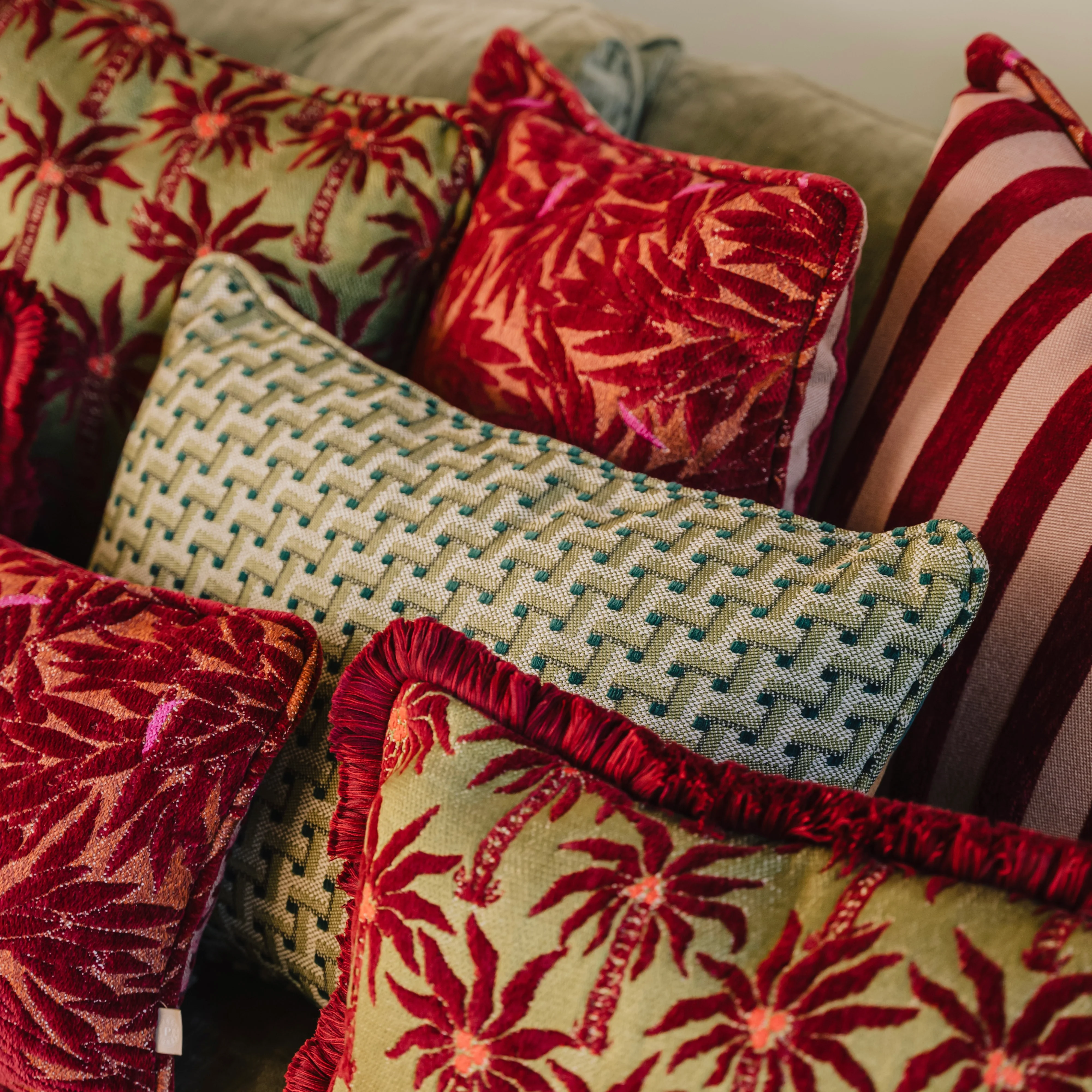 Cushion Jackie Bordeaux & Rose - Image 3