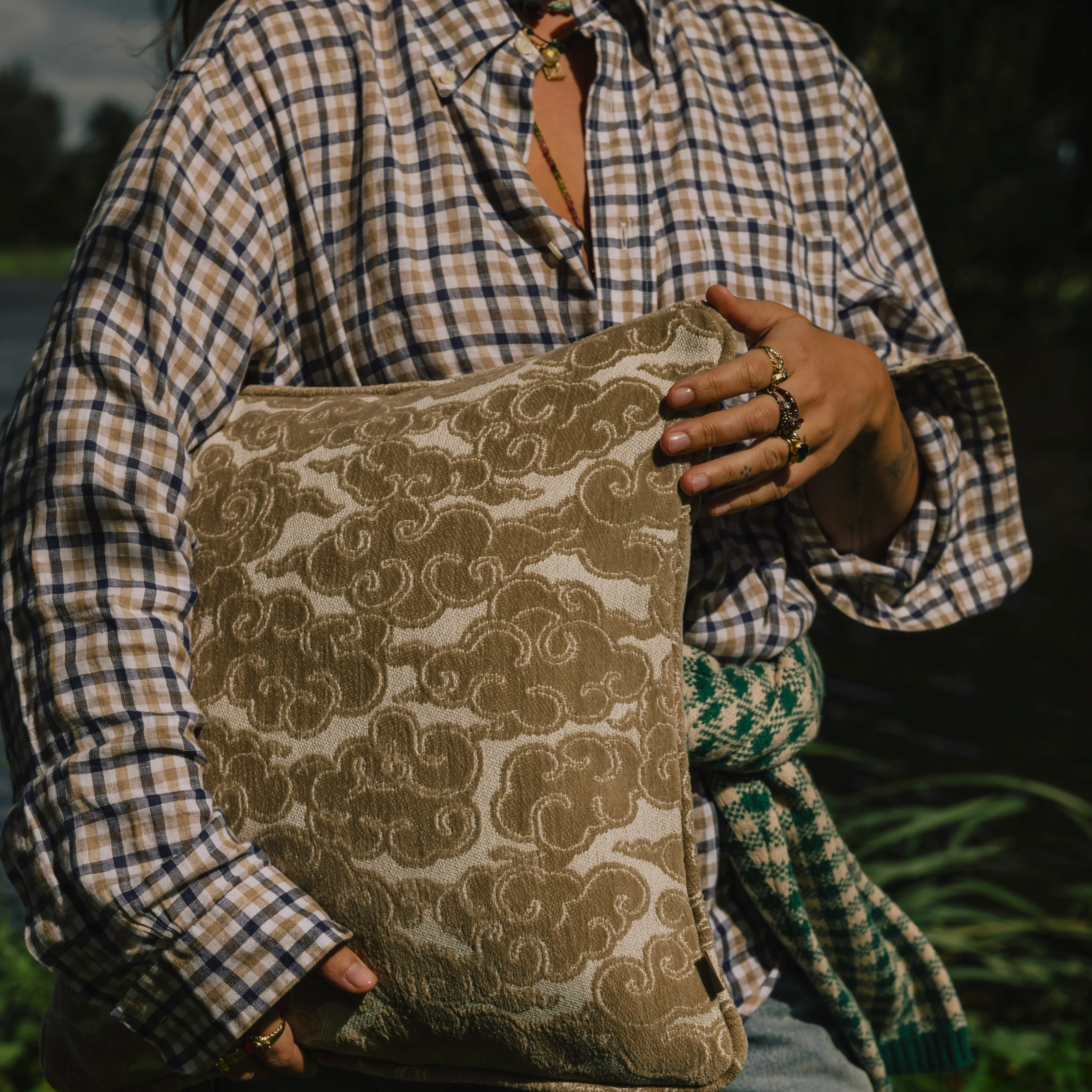 Double sided cushion Yin Sand & Ecru x Lauren Sand & Ecru - Image 2